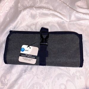 Onn Tri-Fold Gaget Organizer